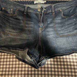 Torrid shorts size 22